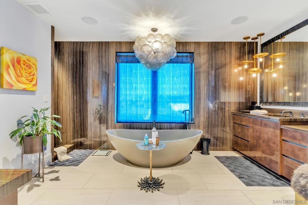 Adella Ave, Coronado, CA 92118