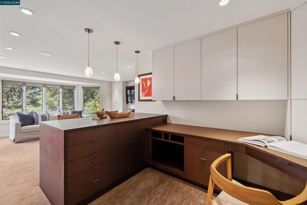 Camino Sobrante, Orinda, CA 94563