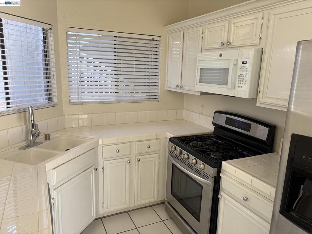 Oakwood Ter, Fremont, CA 94536