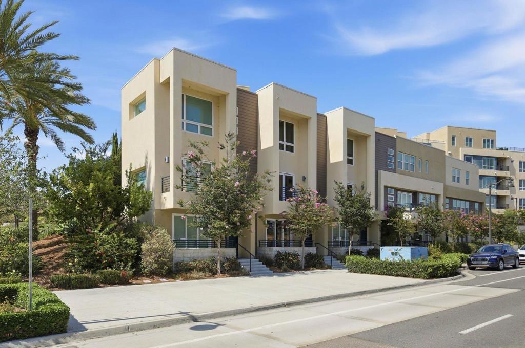 Community Ln, San Diego, CA 92108