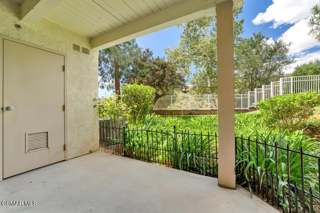 Oak Run Trl, Oak Park, CA 91377