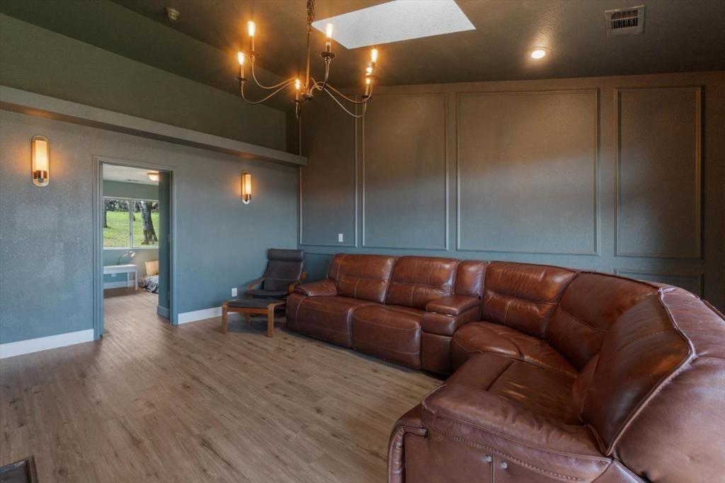 Weide Way, Anderson, CA 96007