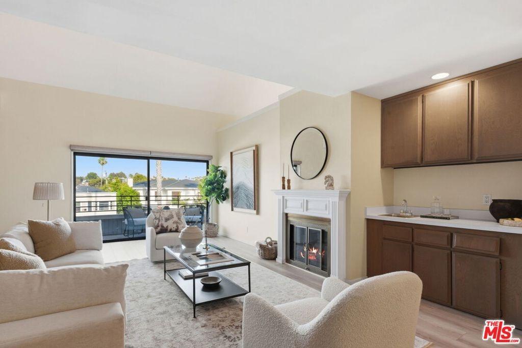 Esplanade, Redondo Beach, CA 90277