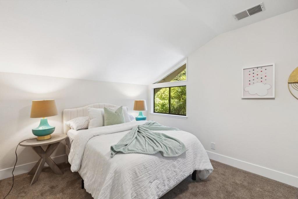 Holiday Dr, Morgan Hill, CA 95037