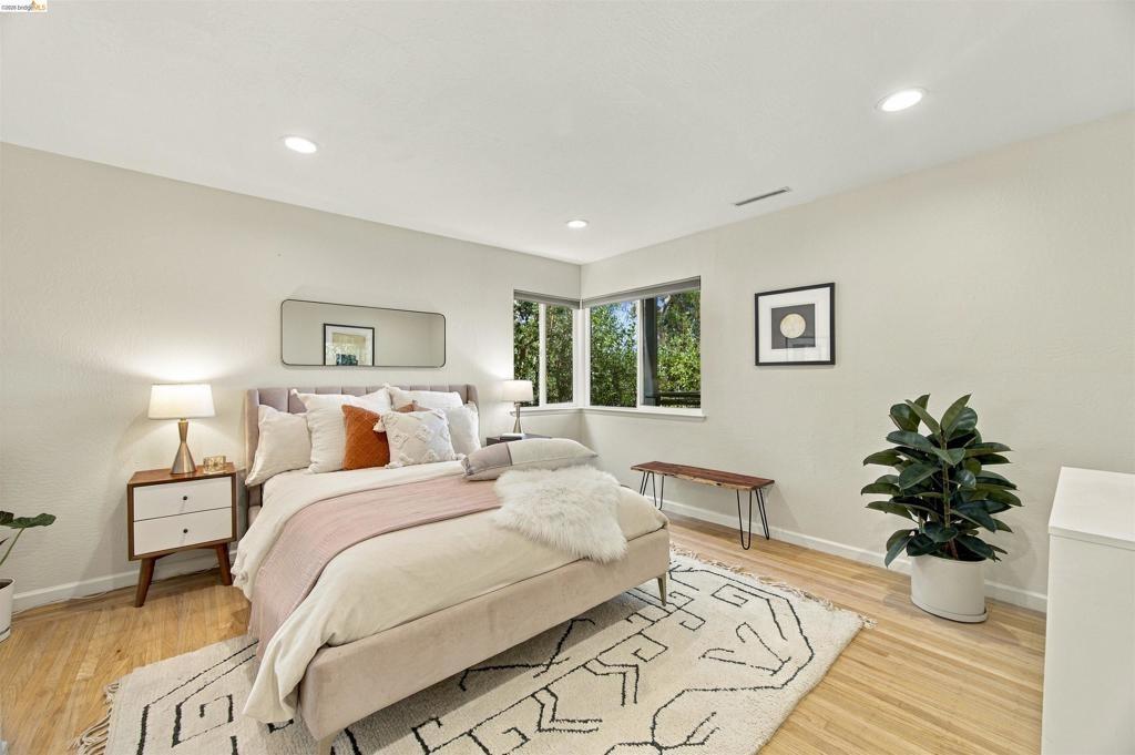 Alma Pl, Oakland, CA 94610