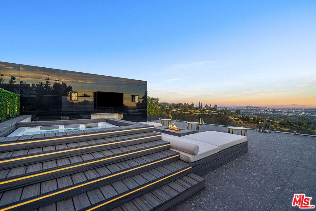 Bel Air Rd, Los Angeles, CA 90077