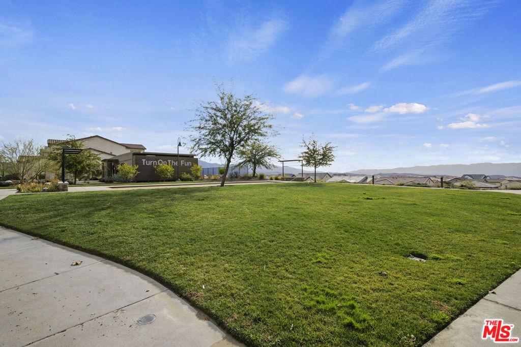 Meridian Ln, Santa Clarita, CA 91350