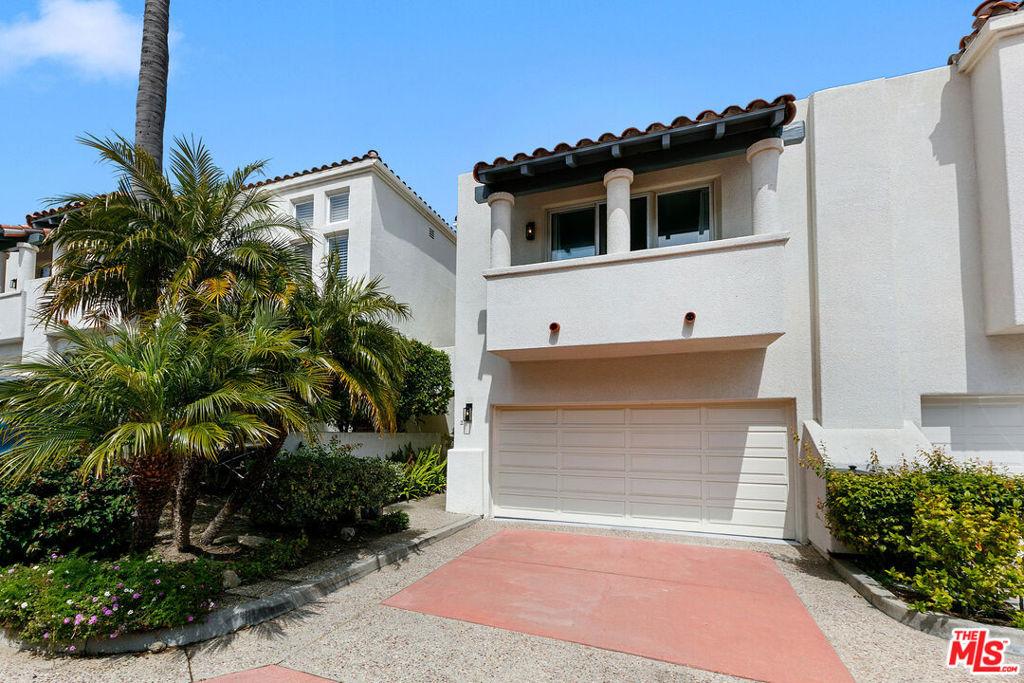 Zumirez Dr, Malibu, CA 90265