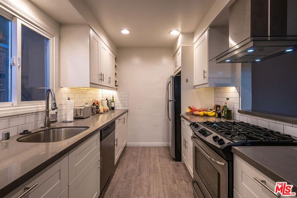 Longfellow Ave, Hermosa Beach, CA 90254