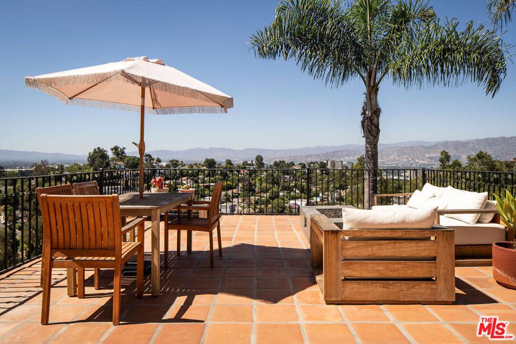 N Knoll Dr, Los Angeles, CA 90068