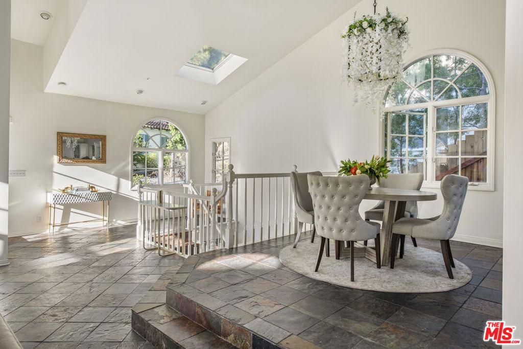 Willow Glen Rd, Los Angeles, CA 90046