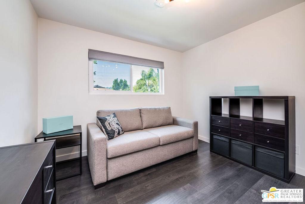 S Avenue 57, Los Angeles, CA 90042