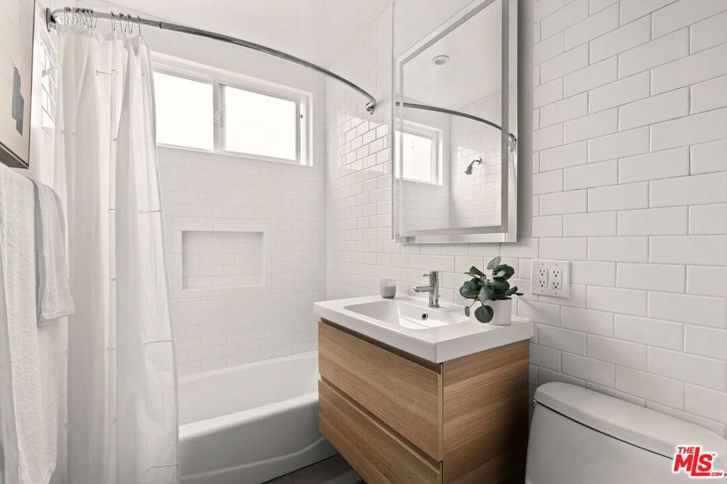 24th St, Santa Monica, CA 90404