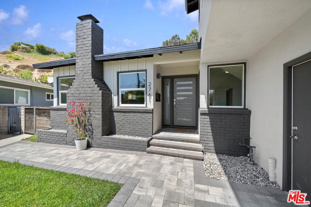 Lompoc St, Los Angeles, CA 90065