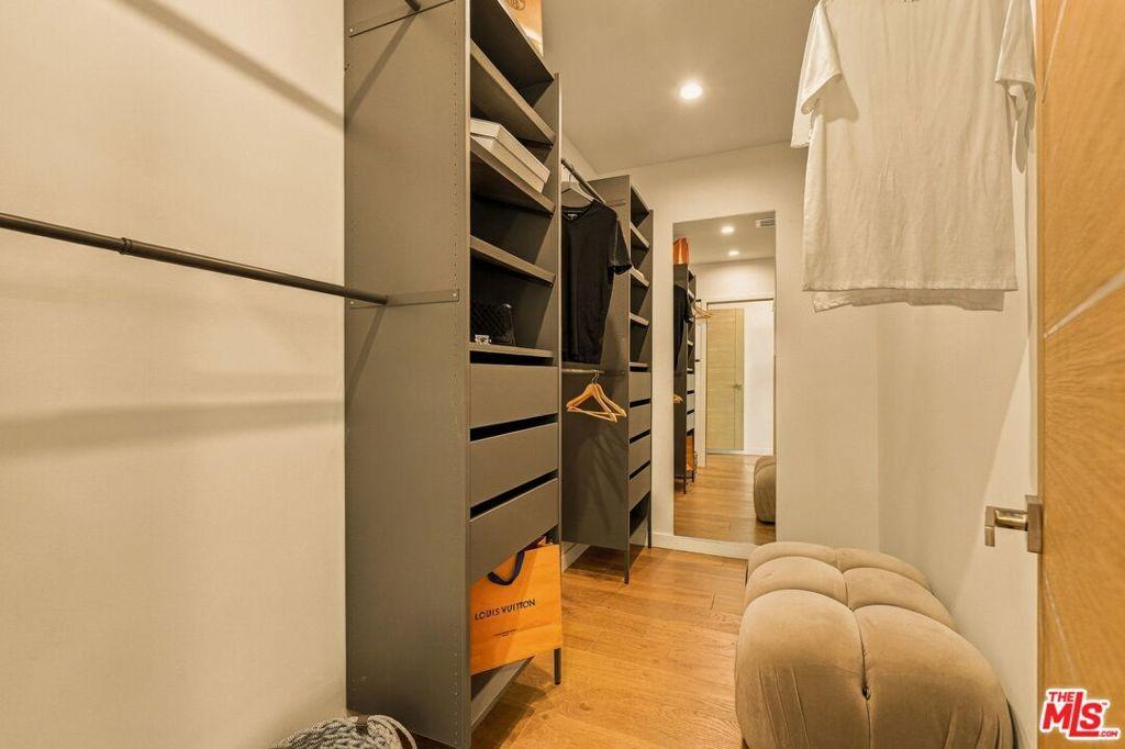 Miranda St, Encino, CA 91316