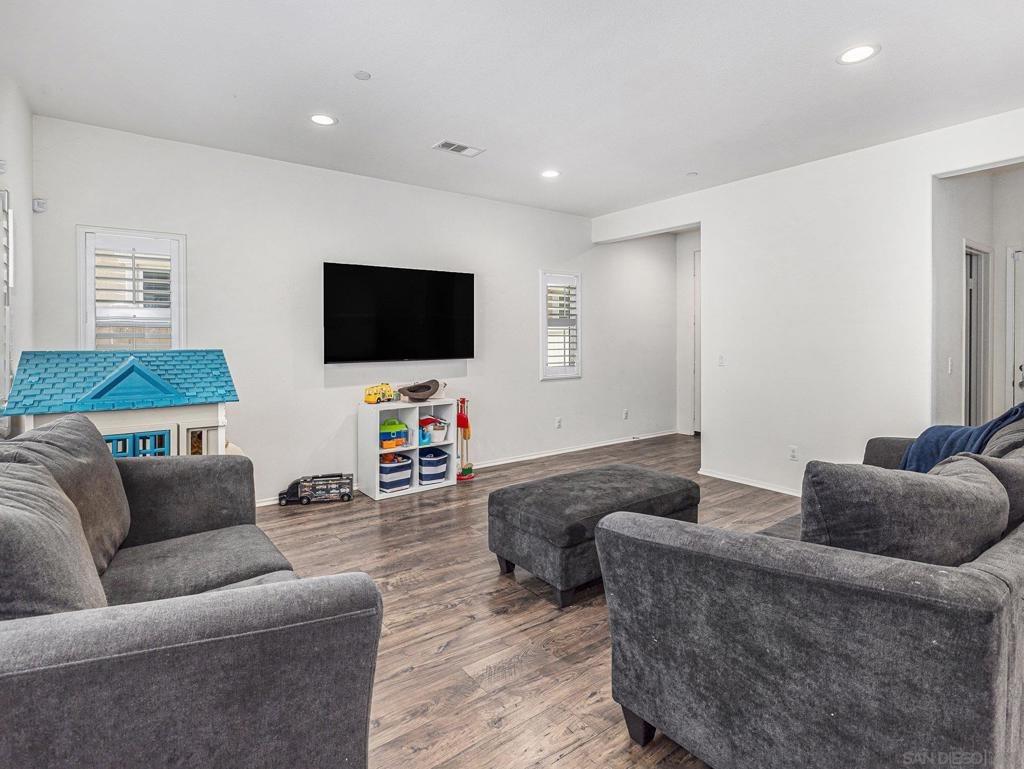 Brown Galloway Ln, Fallbrook, CA 92028