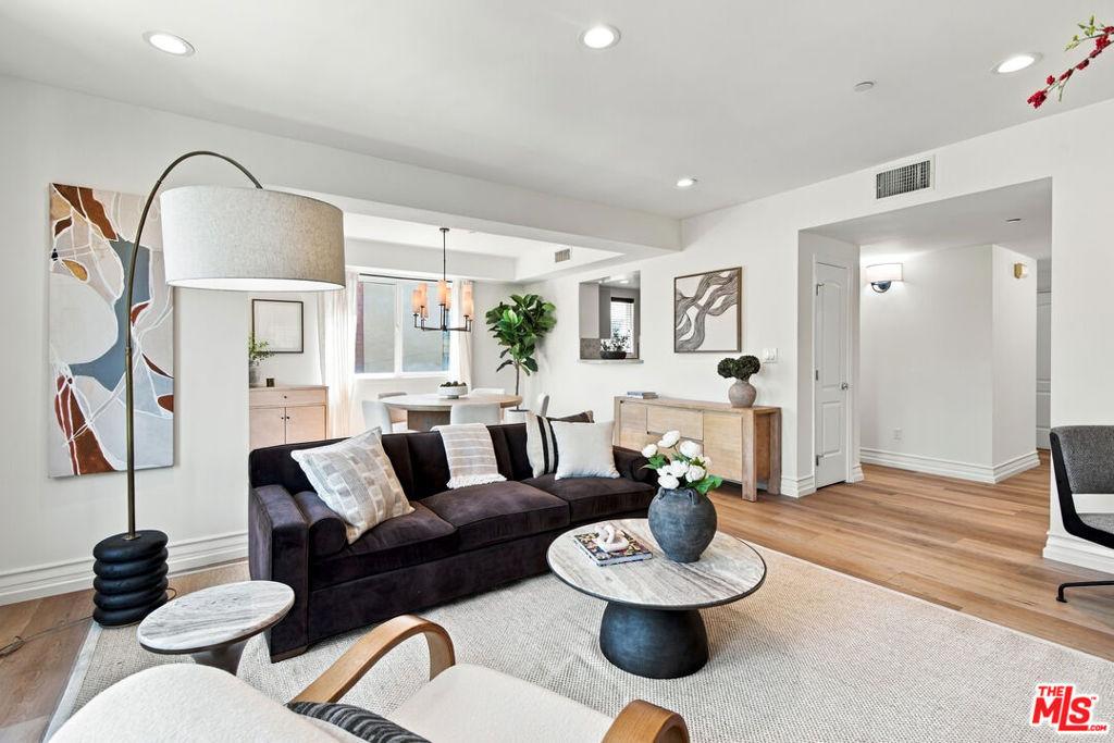 Arnaz Dr, Los Angeles, CA 90048