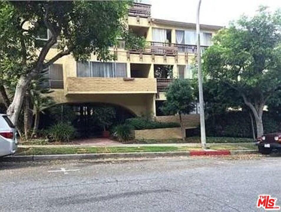Kensington Way, Culver City, CA 90230