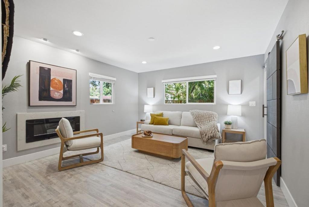Wright Ave, Mountain View, CA 94043