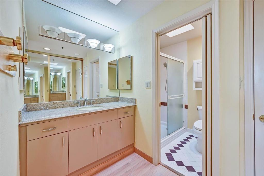 Lorton Ave, Burlingame, CA 94010