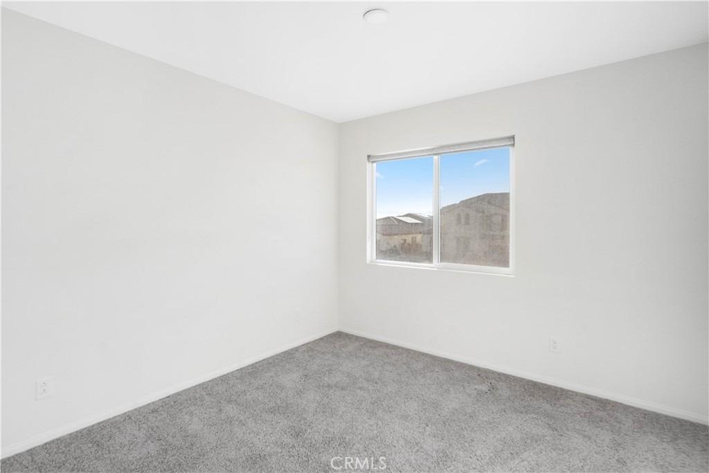 Ave, Rosamond, CA 93560