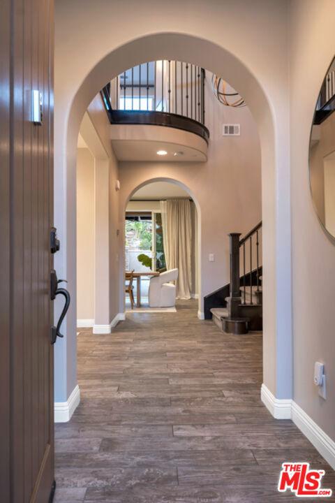 Forge Ct, Valencia, CA 91354