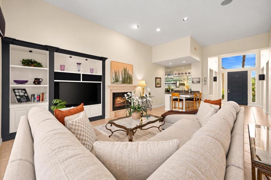 Arrowhead Dr, Palm Desert, CA 92211
