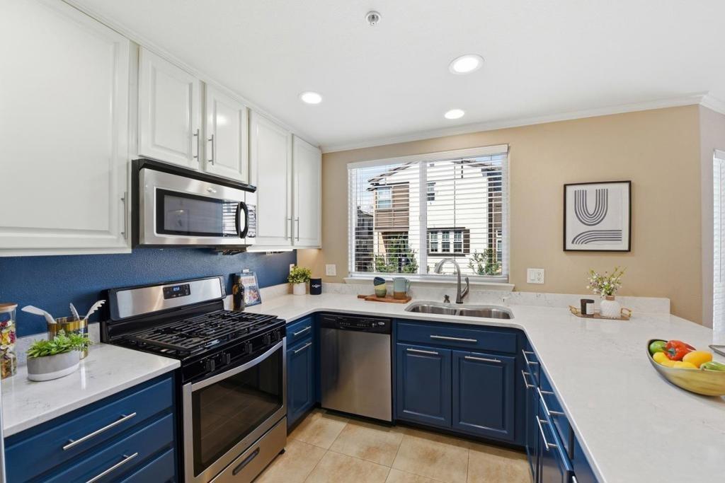 Raspberry Ln, Mountain View, CA 94043