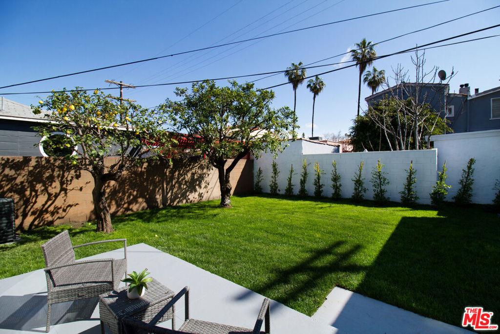 Sutro Ave, Los Angeles, CA 90008