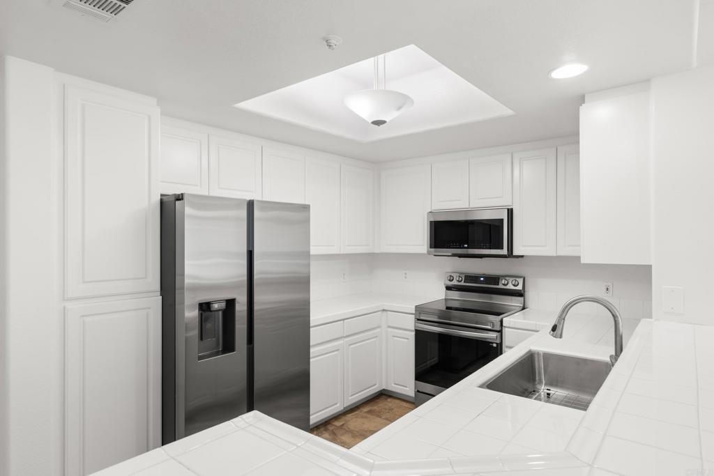 Regents Rd, La Jolla, CA 92037