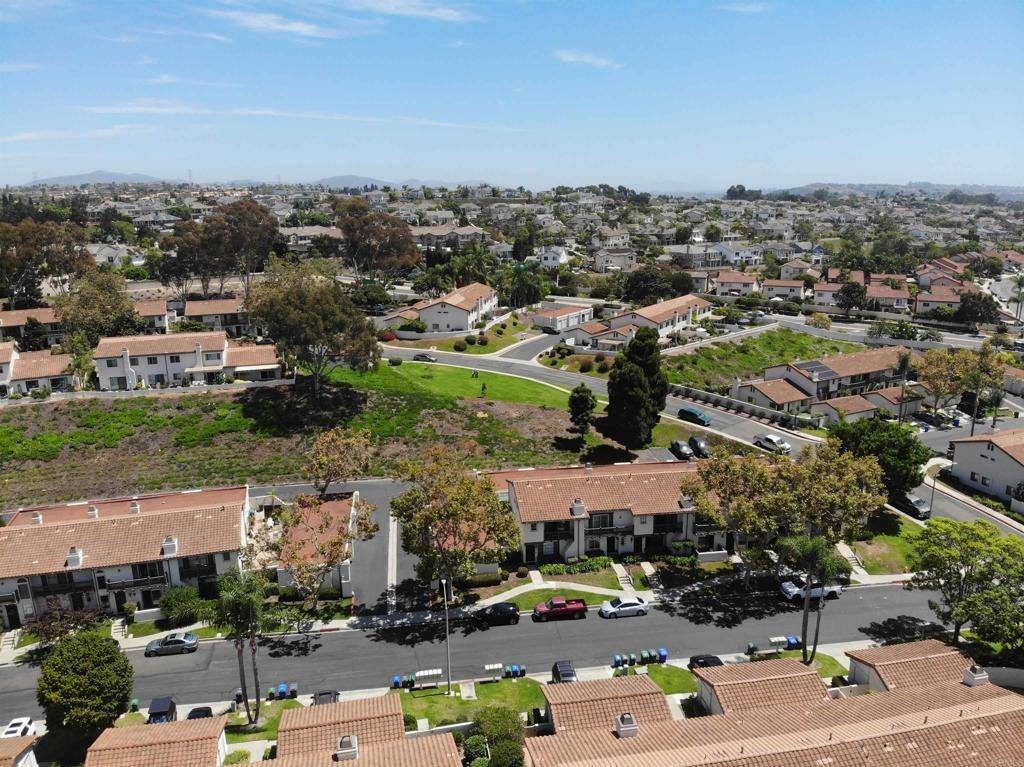 Maple Leaf Dr, Carlsbad, CA 92011