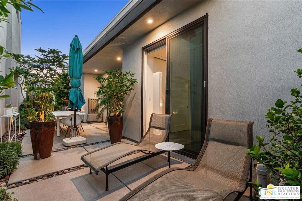 Taylor Dr, Palm Springs, CA 92262