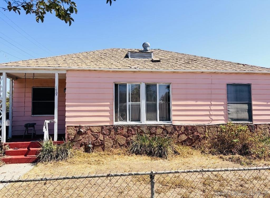 Woodlawn Ave, Chula Vista, CA 91911
