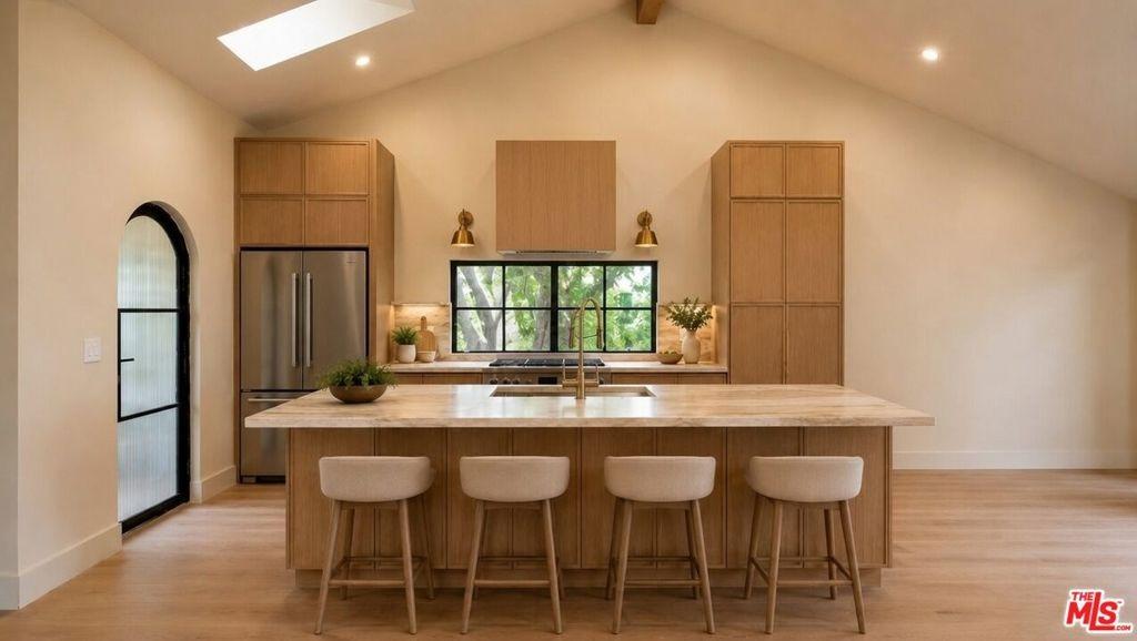 Morrison St, Sherman Oaks, CA 91403