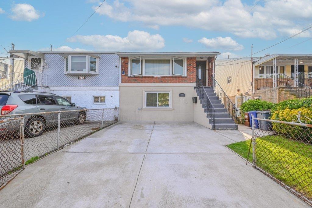 Beach 68th St, Arverne, NY 11692