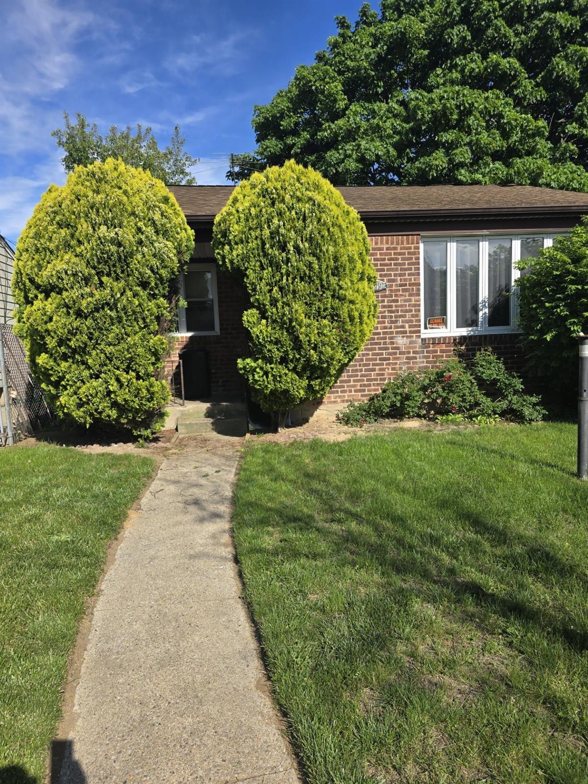 234th St, Rosedale, NY 11422