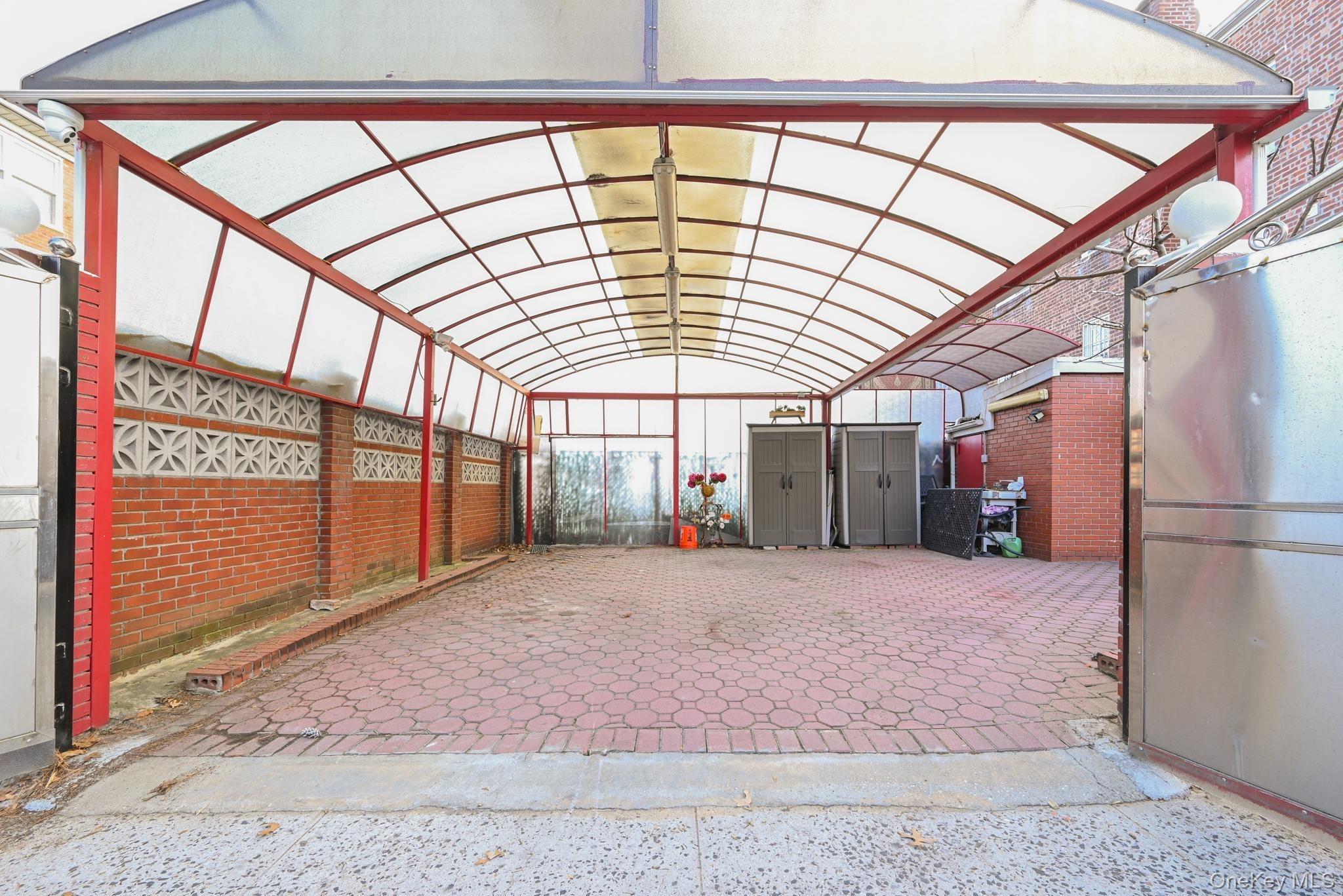 62 Rd, Flushing, NY 11375