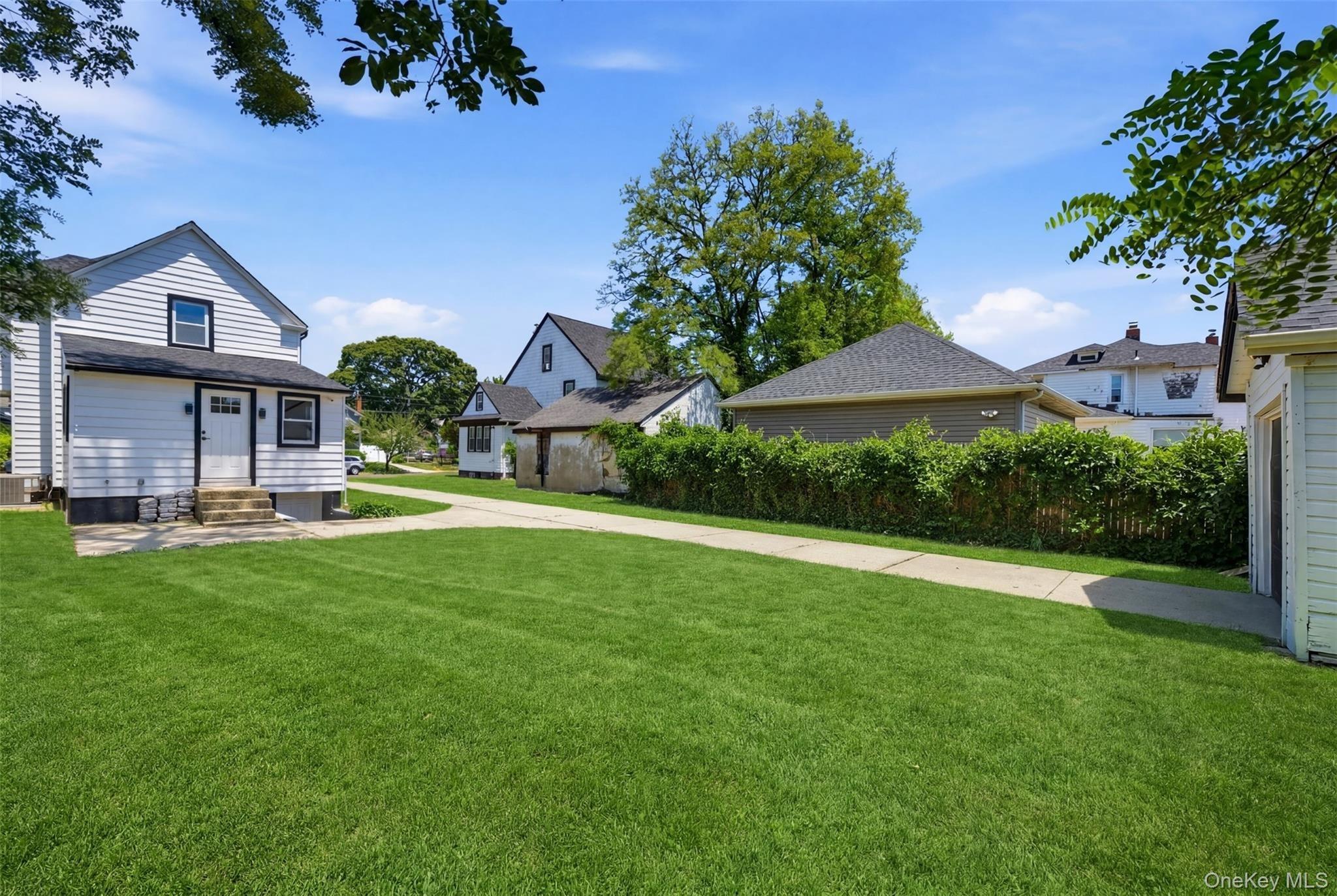 Whaley St, Freeport, NY 11520