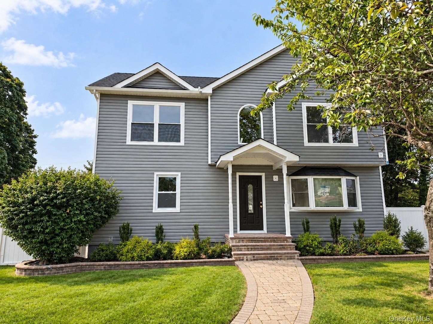 Hitchcock Ln, Farmingdale, NY 11735