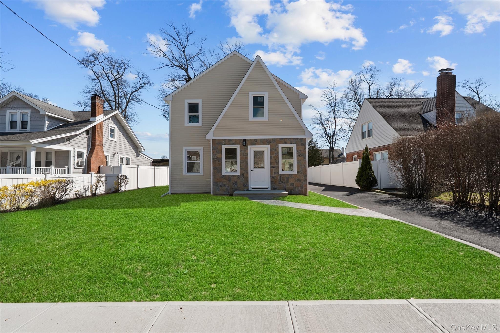 Mount Joy Ave, Freeport, NY 11520
