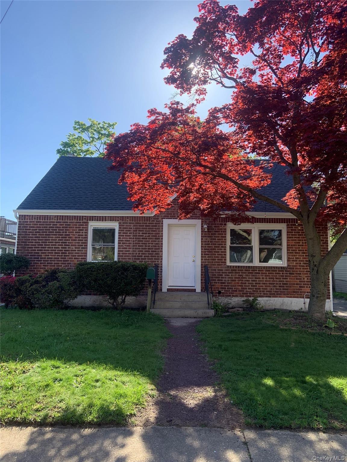 Nostrand Ave, Uniondale, NY 11553