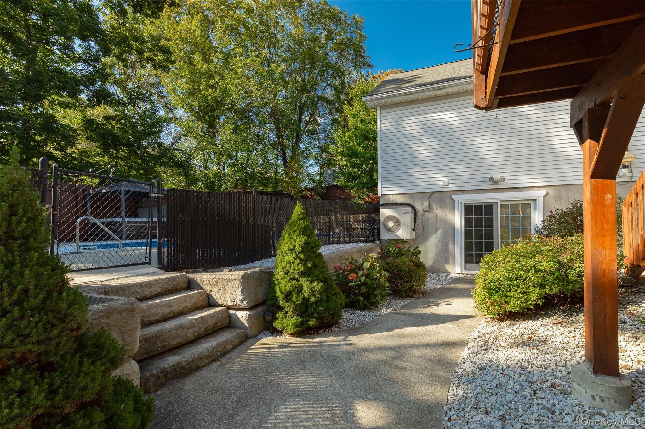 Martin Dr, Poughkeepsie, NY 12603