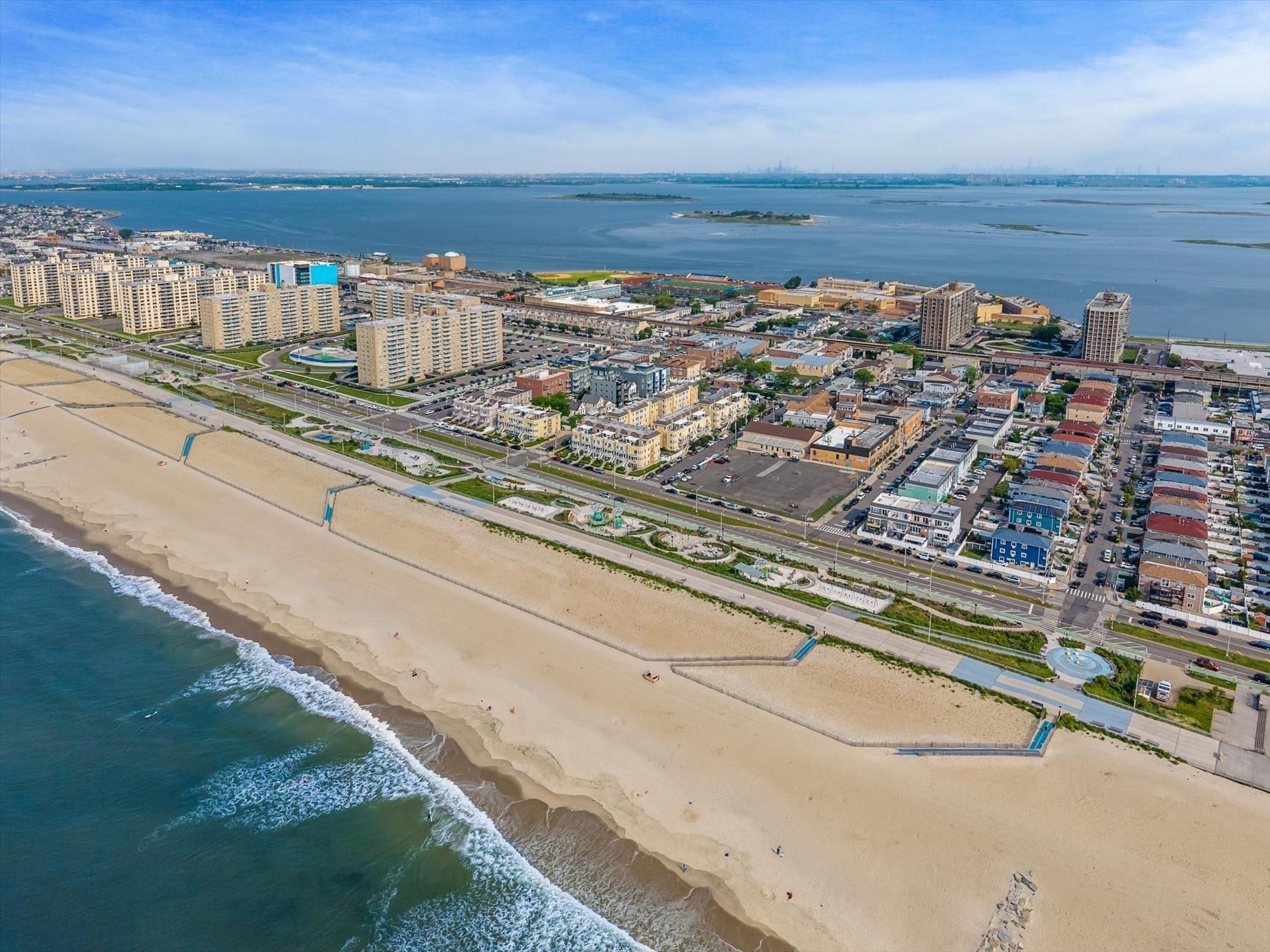 Beach 100th St, Rockaway Park, NY 11694
