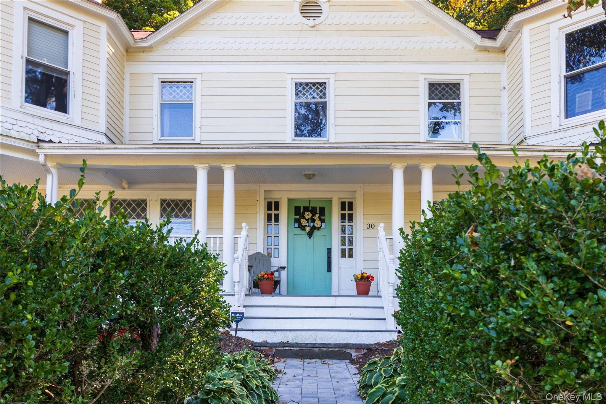 Old Post Rd N, Red Hook, NY 12571