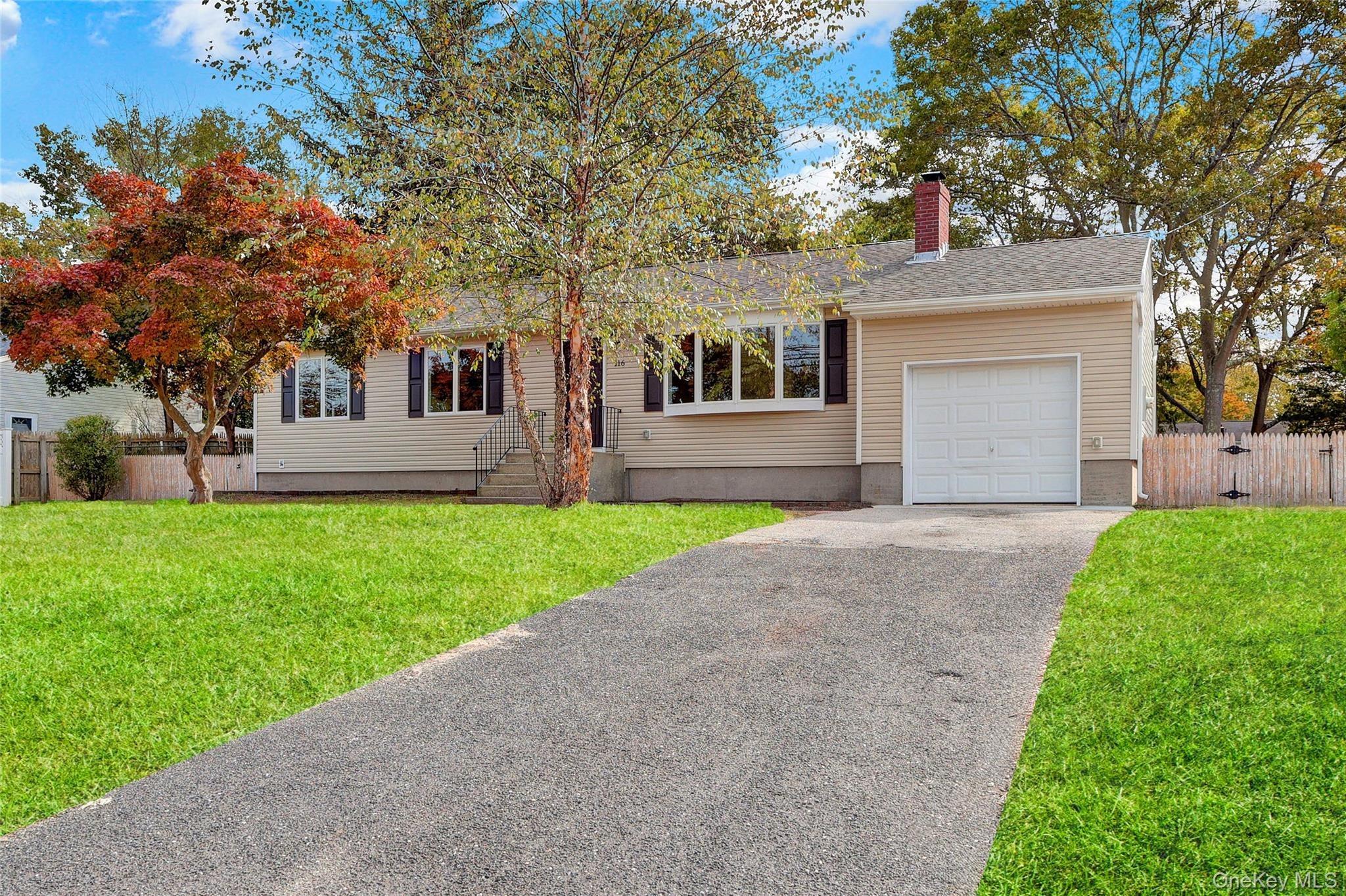 E Woodside Ave, Patchogue, NY 11772