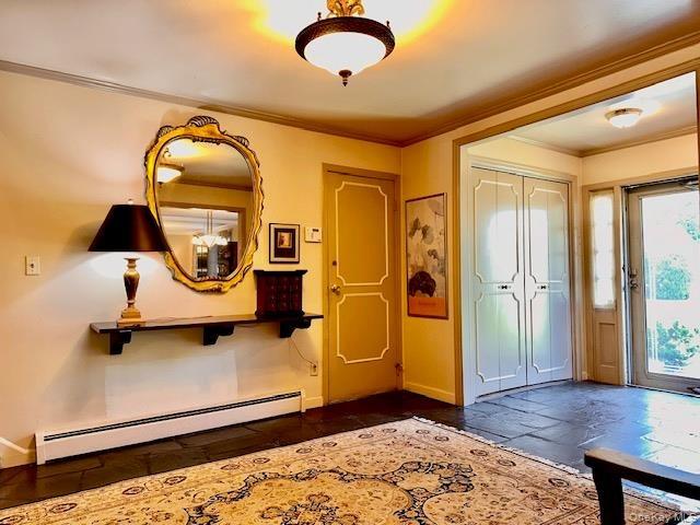 Knott Dr, Glen Cove, NY 11542