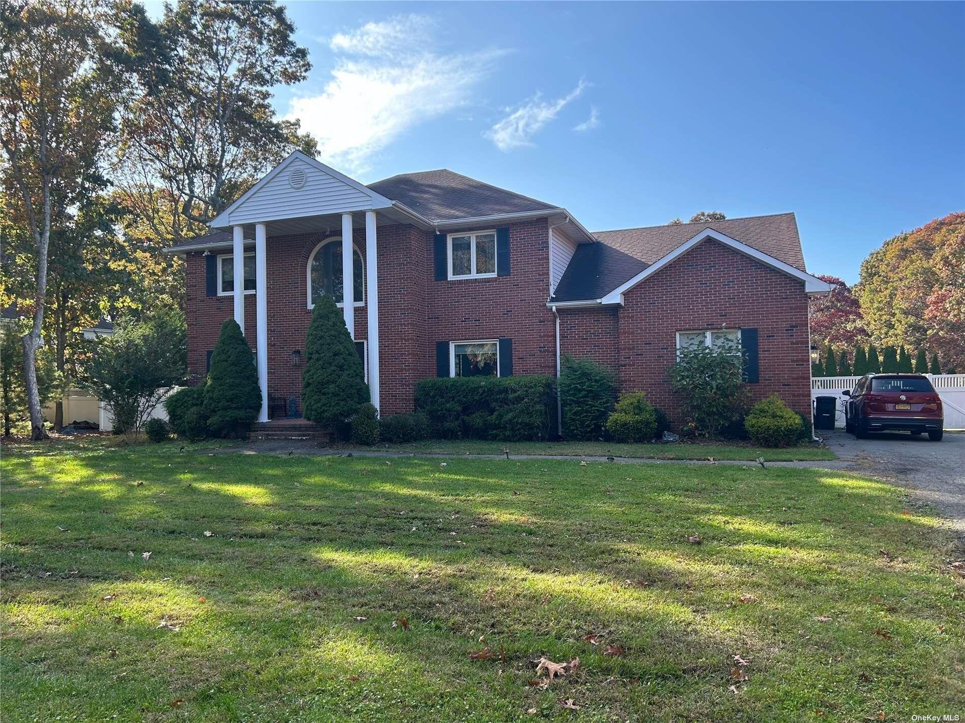 Cotton Tail Ct, Shirley, NY 11967