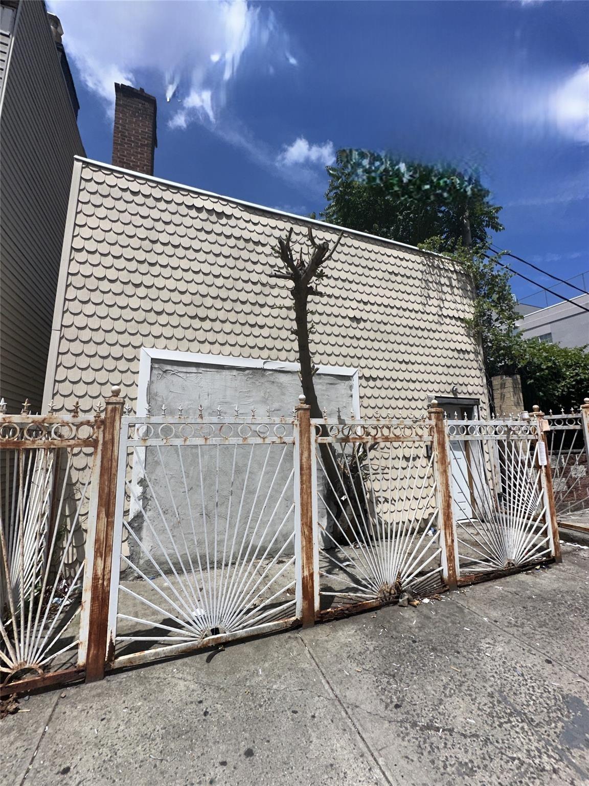 Inwood Ave, Bronx, NY 10452