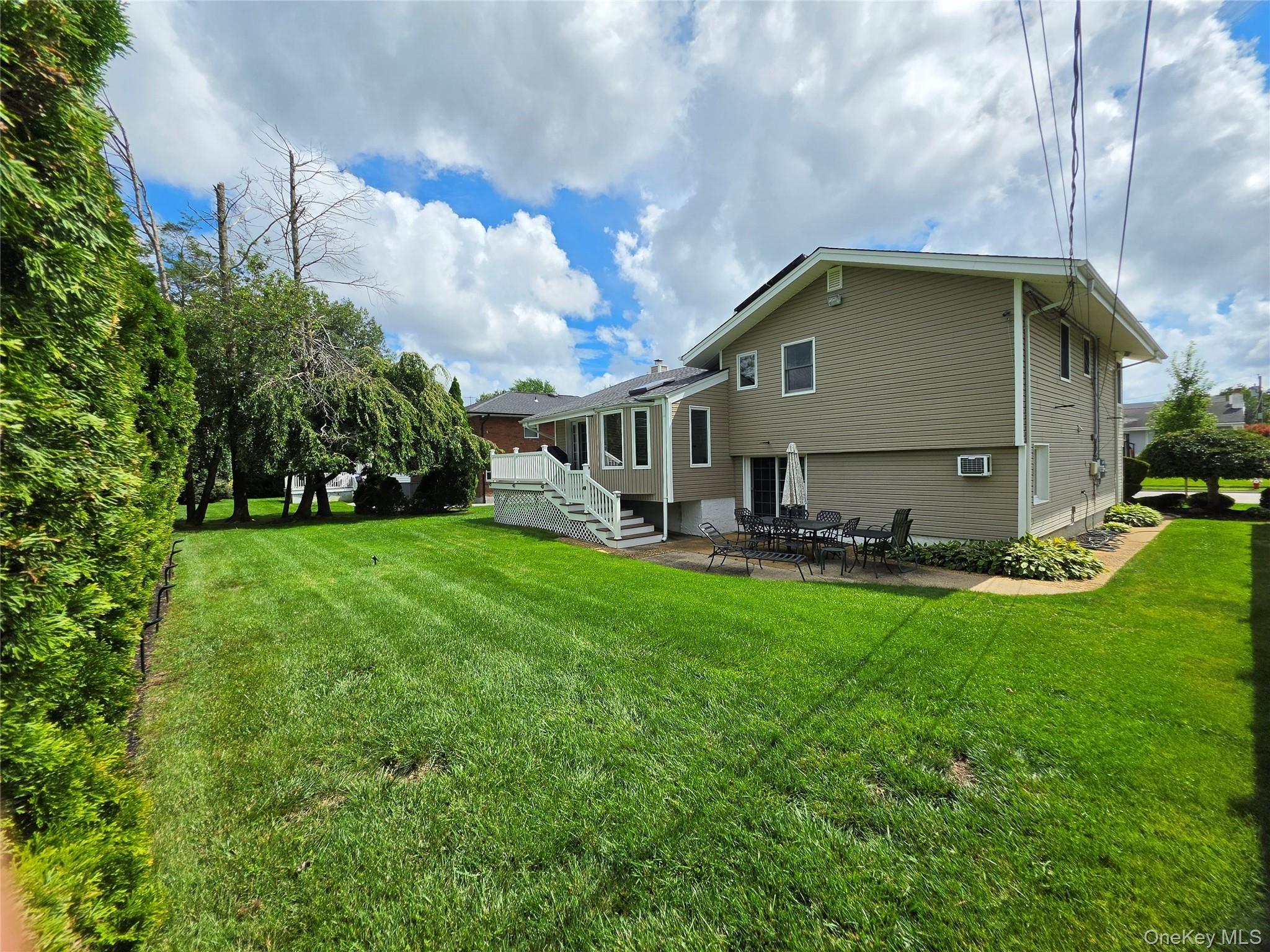 Forest Dr, Jericho, NY 11753