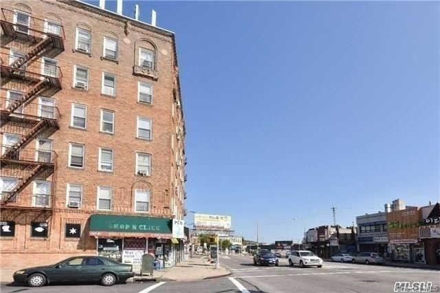 161st St, Flushing, NY 11358